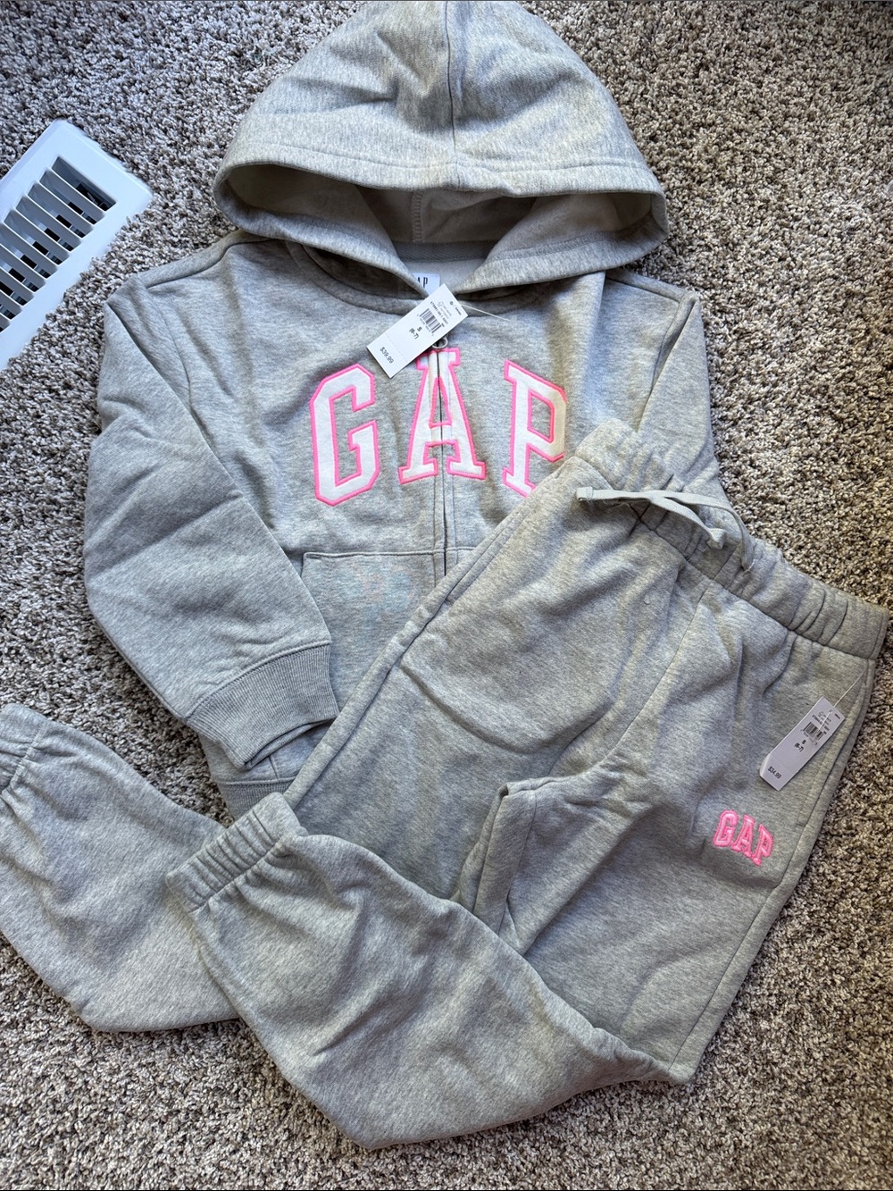 NWT GAP Gray Jogger Set with Pink Logo girls size small 6-7